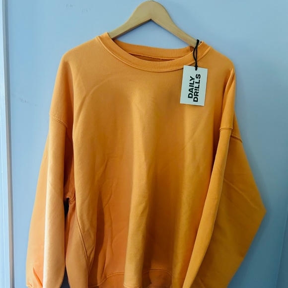 Daily Drills Tajin Oversized Crew and Super Shorts Set - Picture 2 of 4